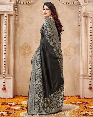 black smart graceful handloom silk blend fanric woven designer saree 2