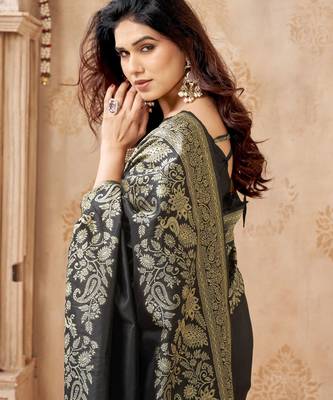 black smart graceful handloom silk blend fanric woven designer saree 3