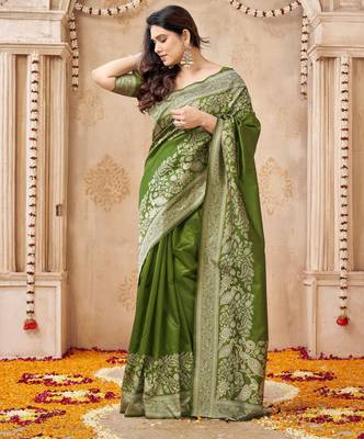 mahendi smart graceful handloom silk blend fanric woven designer saree 4