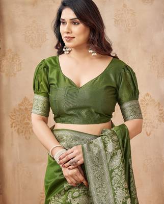 mahendi smart graceful handloom silk blend fanric woven designer saree 5