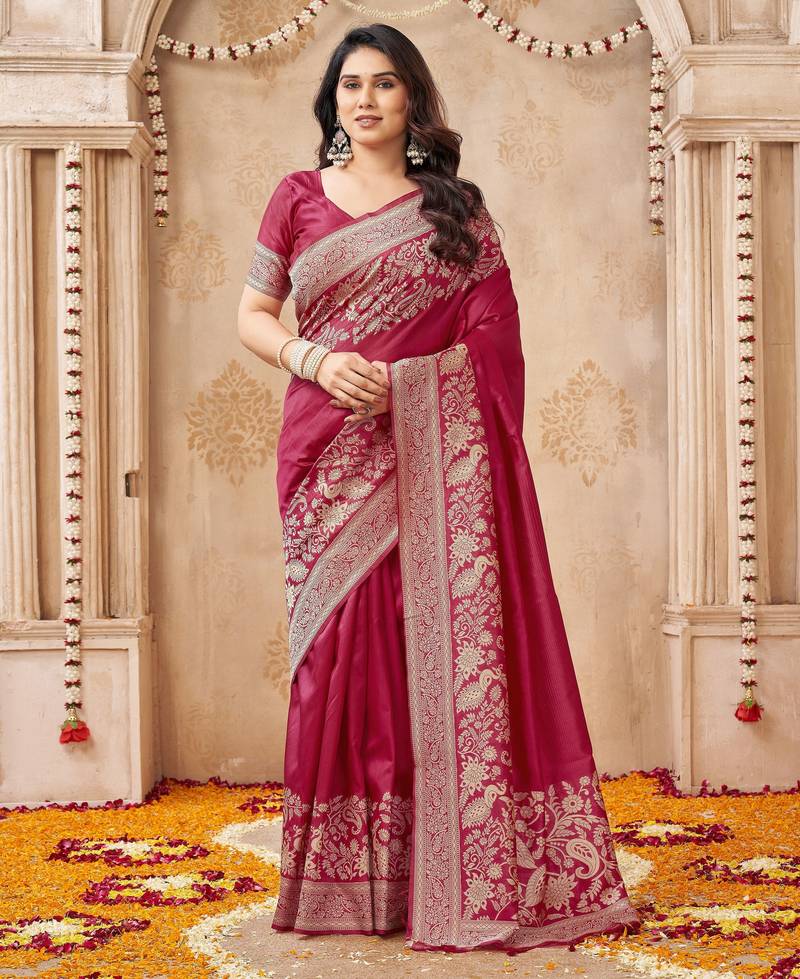 maroon smart graceful handloom silk blend fanric woven designer saree