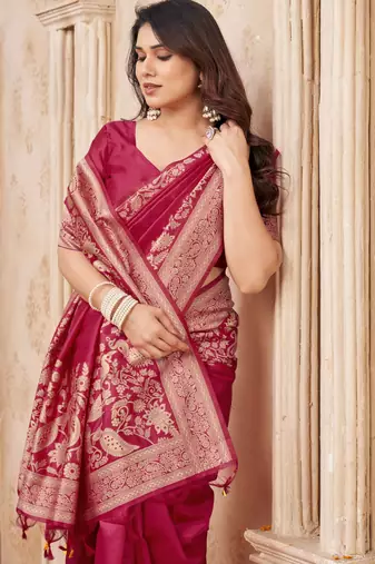 maroon smart graceful handloom silk blend fanric woven designer saree