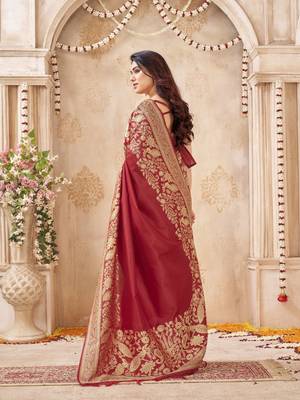 burgundy smart graceful handloom silk blend fanric woven designer saree 2