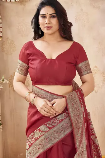 burgundy smart graceful handloom silk blend fanric woven designer saree