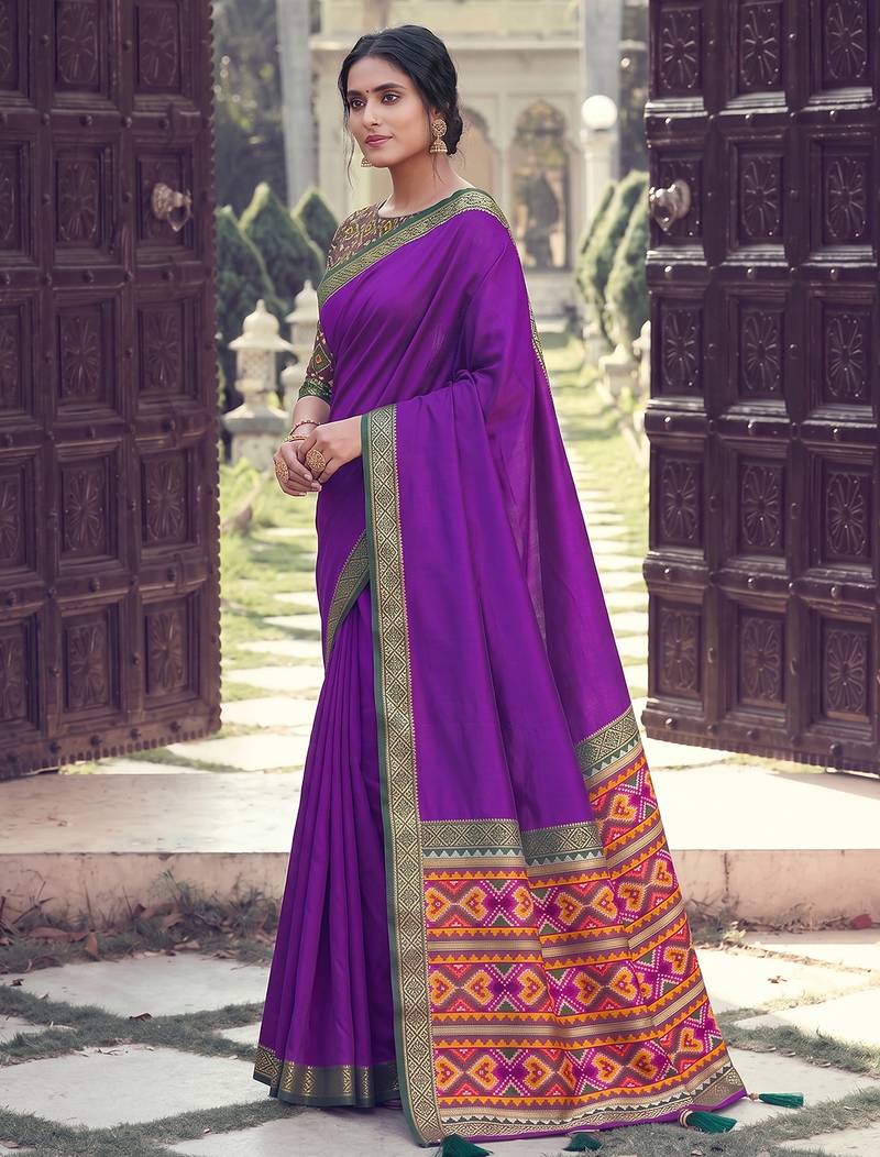 Purple color smart woven designer silk fabric trendy beautiful saree