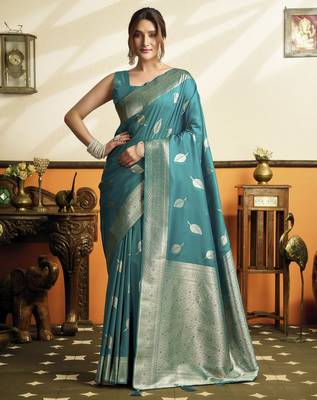 Green color beautiful woven jacquard designer soft silk partywear saree 1