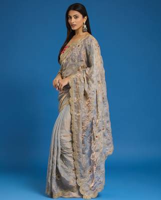 Grey tissue satin embroidered saree with unstitched blouse piece. 4