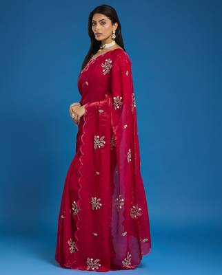 Rani tissue satin embellished saree with unstitched blouse piece. 5