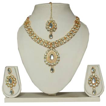 Butterfly Necklace Set With Earrings 1