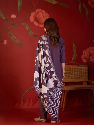 Wine silk blend embellished kurta set with Dupatta. 4