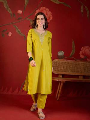 Neon cotton blend embroidered kurta set with Dupatta. 4