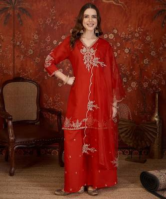 Red silk blend embroidered kurta plazzo set with dupatta. 2