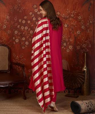 Rani cotton silk embroidered kurta set with dupatta. 5