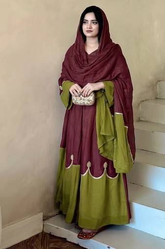 Women maroon & olive green embroidered straight kurta with pant and dupatta set