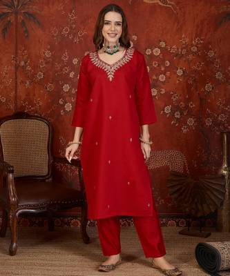 Red silk blend embroidered kurta set with dupatta. 4