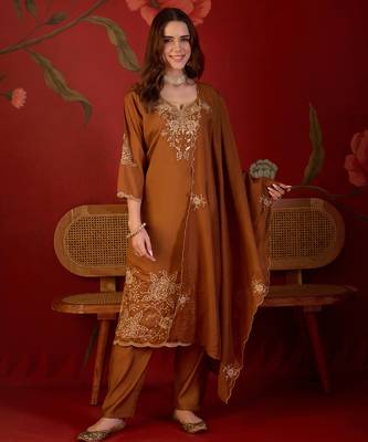Brown silk blend embroidered kurta set with dupatta. 2
