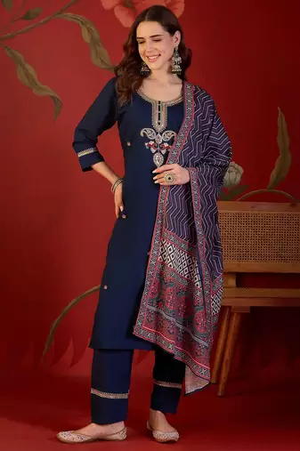 Teal silk blend embroidered kurta set with dupatta.