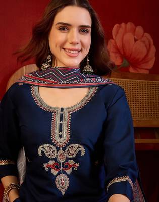 Teal silk blend embroidered kurta set with dupatta. 3