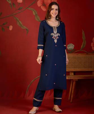 Teal silk blend embroidered kurta set with dupatta. 4
