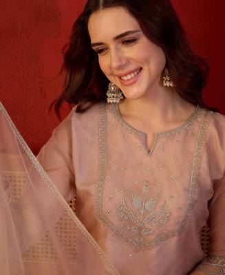 Peach organza embroidered kurta plazzo set with dupatta. 3