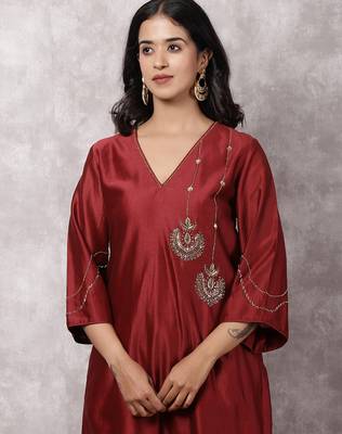Maroon chandbali silk blend chanderi suit set with dupatta, stitched 2