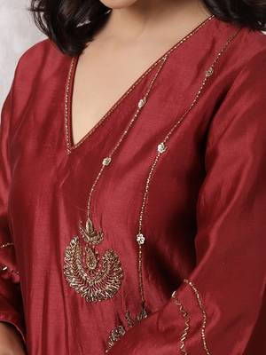 Maroon chandbali silk blend chanderi suit set with dupatta, stitched 3