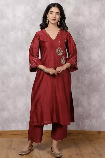 Maroon chandbali silk blend chanderi suit set, stitched