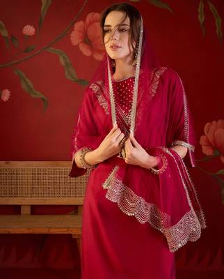 Rani silk blend embroidered kurta set with dupatta. 2