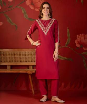 Rani silk blend embroidered kurta set with dupatta. 4