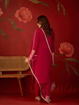 Rani silk blend embroidered kurta set with dupatta. 5