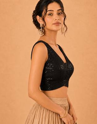 women's embroidery padded back-open sleeveless saree blouse 3