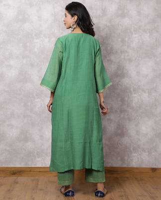 Green chanderi kurta set with hand embroidered yoke, stitched 4