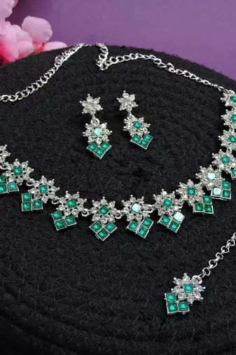 Green color rhodium plating festive wear designer necklace set