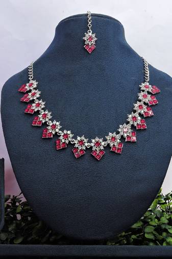 Pink color rhodium plating festive wear designer necklace set