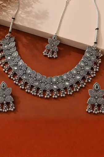 Navratri oxidised silver plated necklace with earrings and maang tikka for women