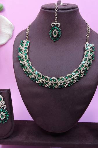 Green color yellow gold plating festive wear designer necklace set