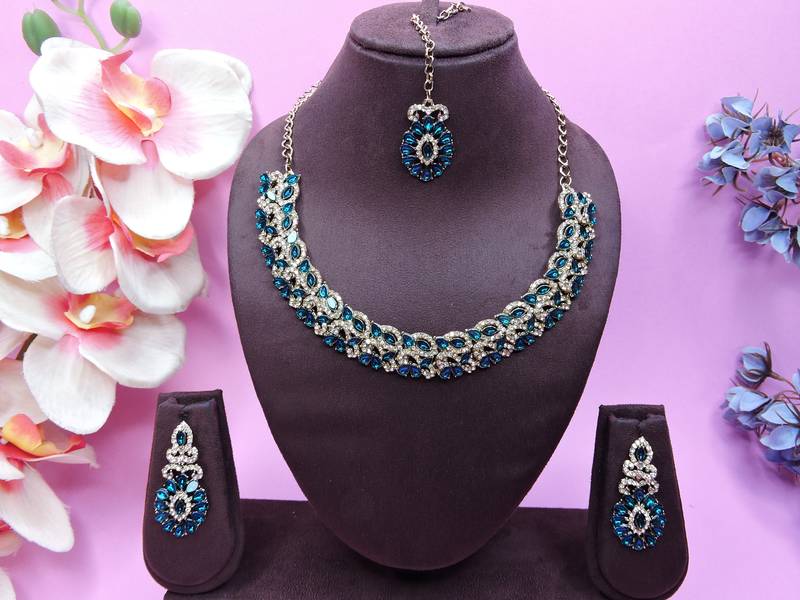 Green color yellow gold plating festive wear designer necklace set