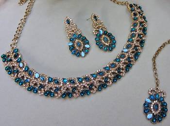 Green color yellow gold plating festive wear designer necklace set 2