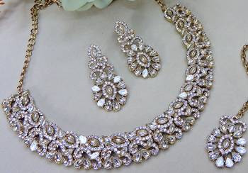 White color yellow gold plating festive wear designer necklace set 3