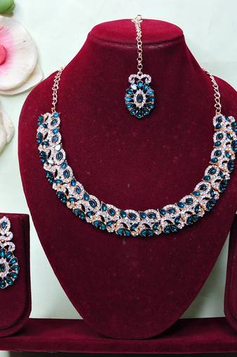 Green color rhodium plating festive wear designer necklace set