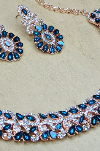 Green color rhodium plating festive wear designer necklace set