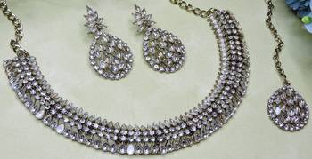 White color yellow gold plating festive wear designer necklace set 3