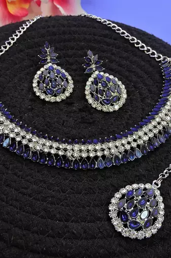 Beige color rhodium plating festive wear designer necklace set