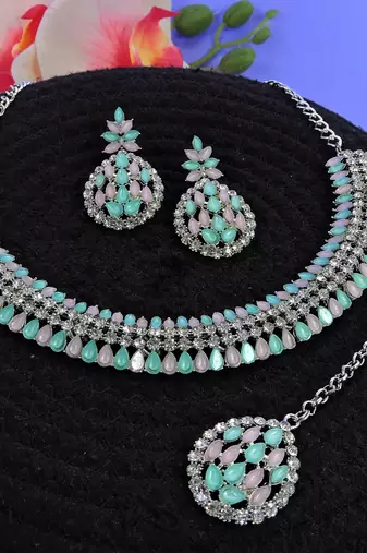 Green color rhodium plating festive wear designer necklace set