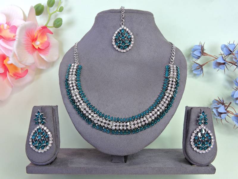Green color rhodium plating festive wear designer necklace set
