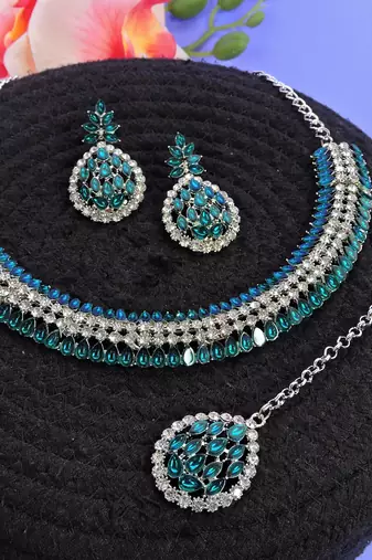 Green color rhodium plating festive wear designer necklace set