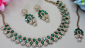 Green color yellow gold plating festive wear designer necklace set 3