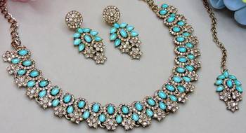 Green color yellow gold plating festive wear designer necklace set 3