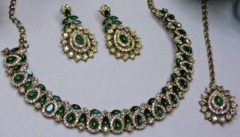 Green color yellow gold plating festive wear designer necklace set 3