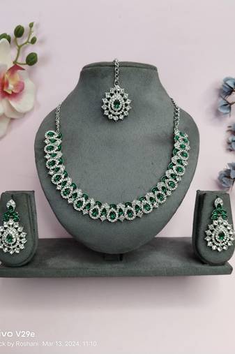 Green color rhodium plating festive wear designer necklace set